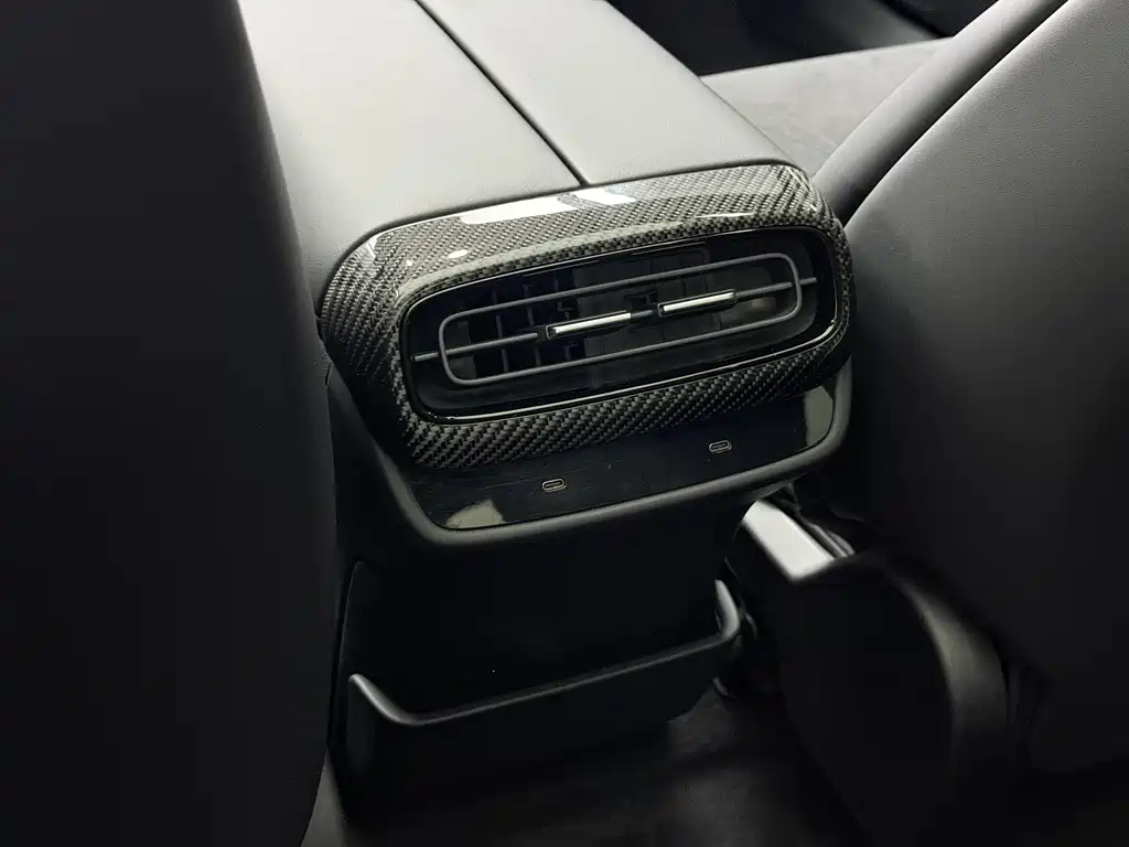 Xiaomi SU7 Ultra 2025 — фото 10