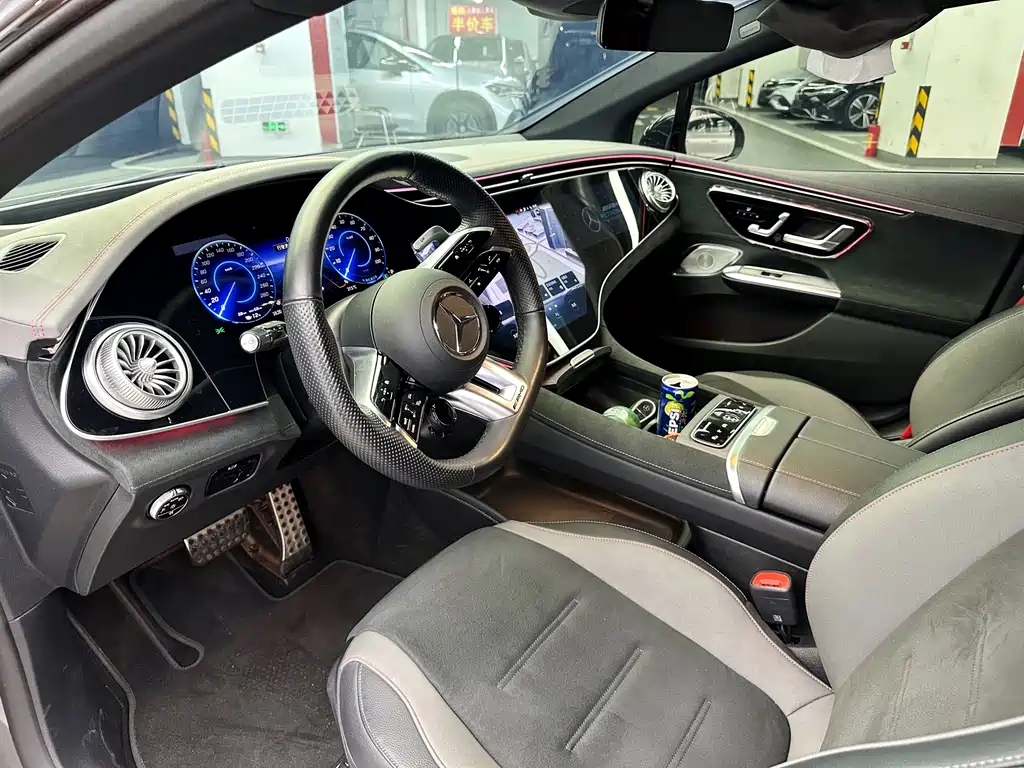 Mercedes-Benz EQE AMG 2023 — фото 15