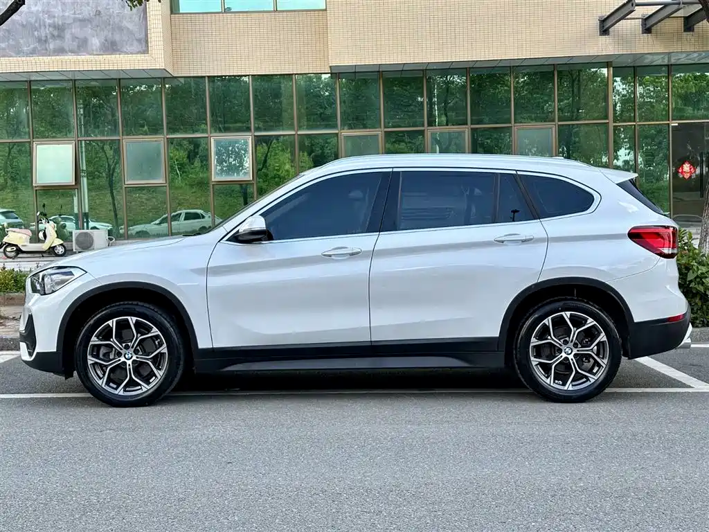 BMW X1 2021 — фото 4