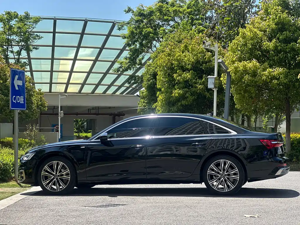 Audi A6L 2024 — фото 7