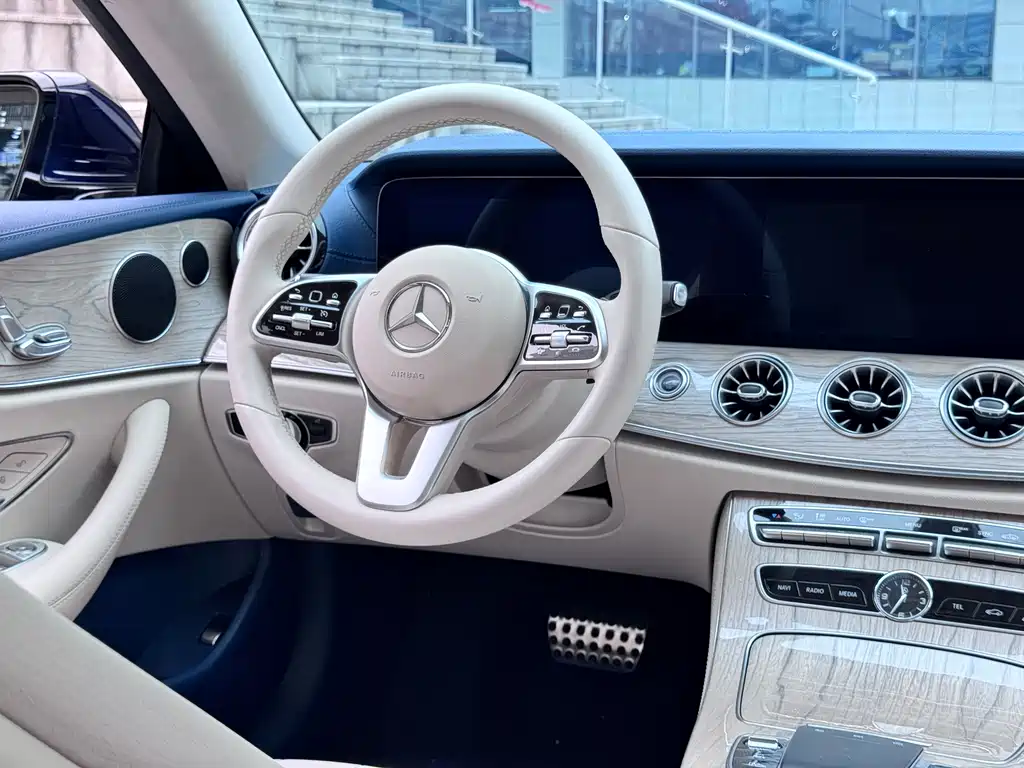 Mercedes-Benz E-Class 2020 — фото 13