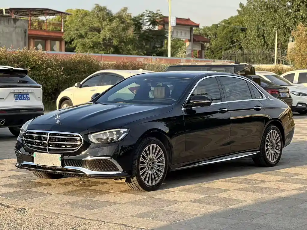 Mercedes-Benz E-Class 2022 — фото 1