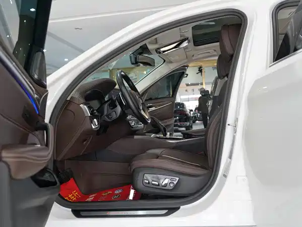 BMW 5 Series 2020