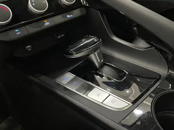 Hyundai Elantra 2024