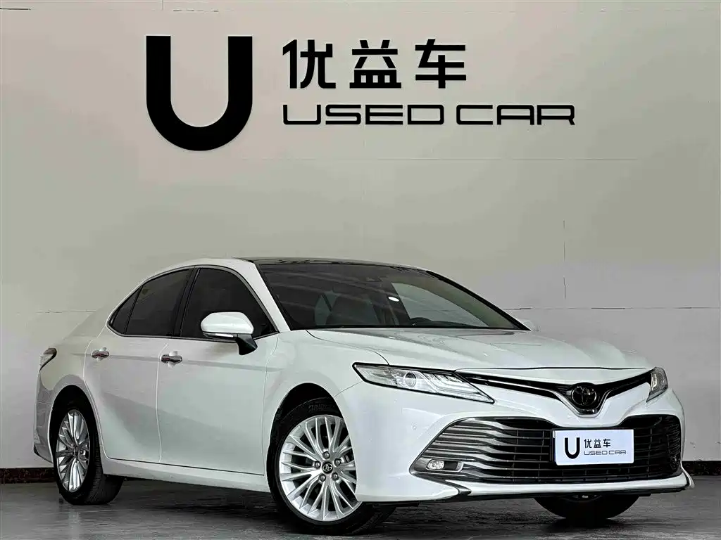 Toyota Camry 2020 — фото 3