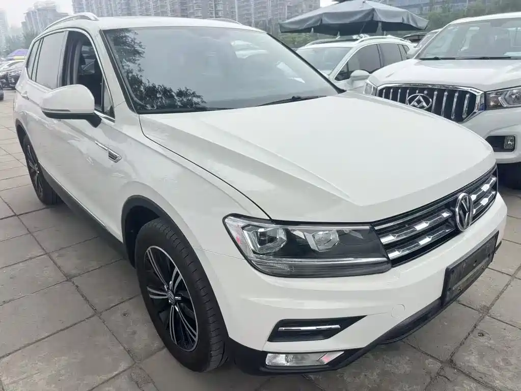 Volkswagen Tiguan L 2020 — фото 2