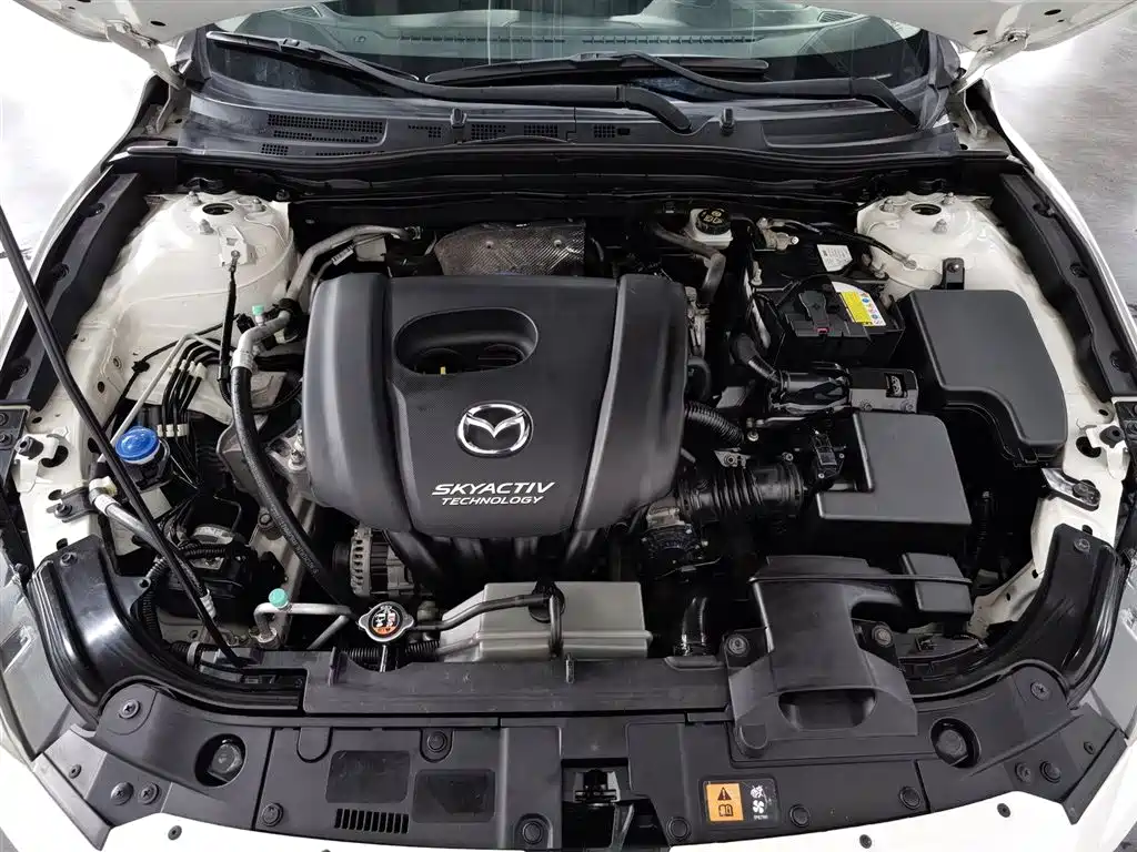 Mazda 3 Axela 2016 — фото 6