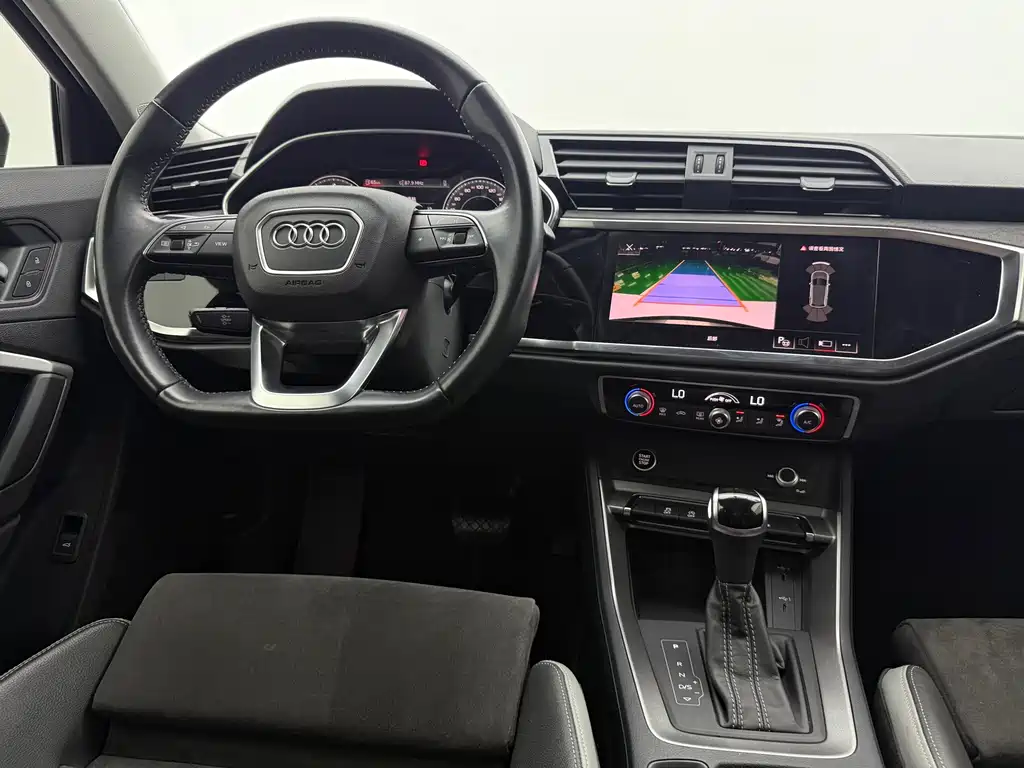 Audi Q3 2022 — фото 10