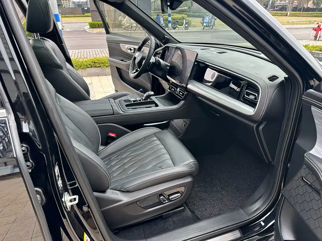 GAC Motor Trumpchi GS8 2023 — фото 8