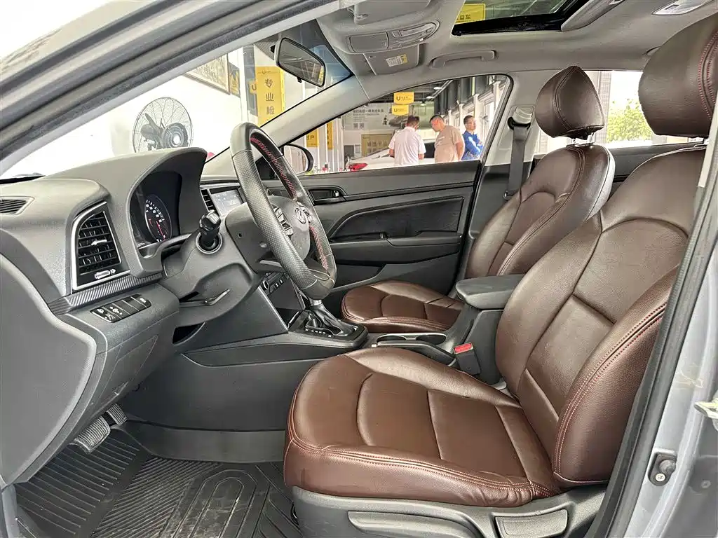 Hyundai Elantra 2019 — фото 4