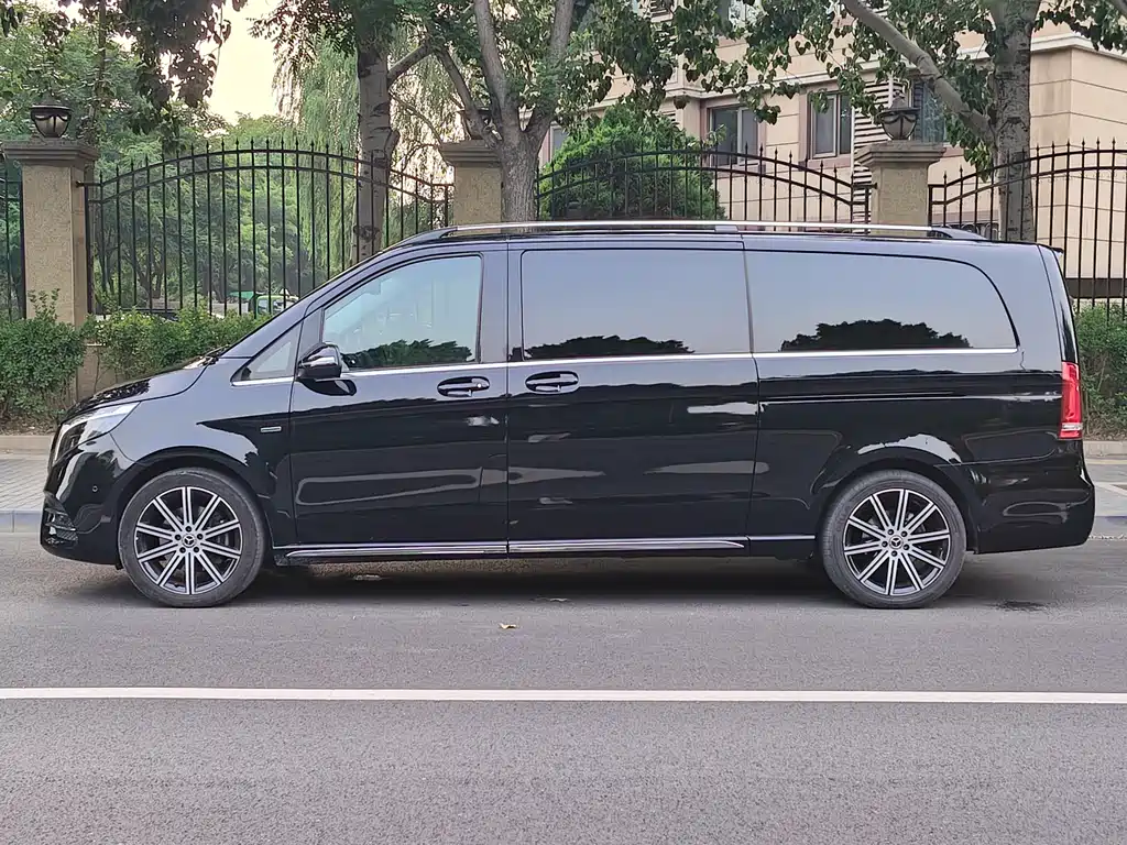 Mercedes-Benz V-Class 2024