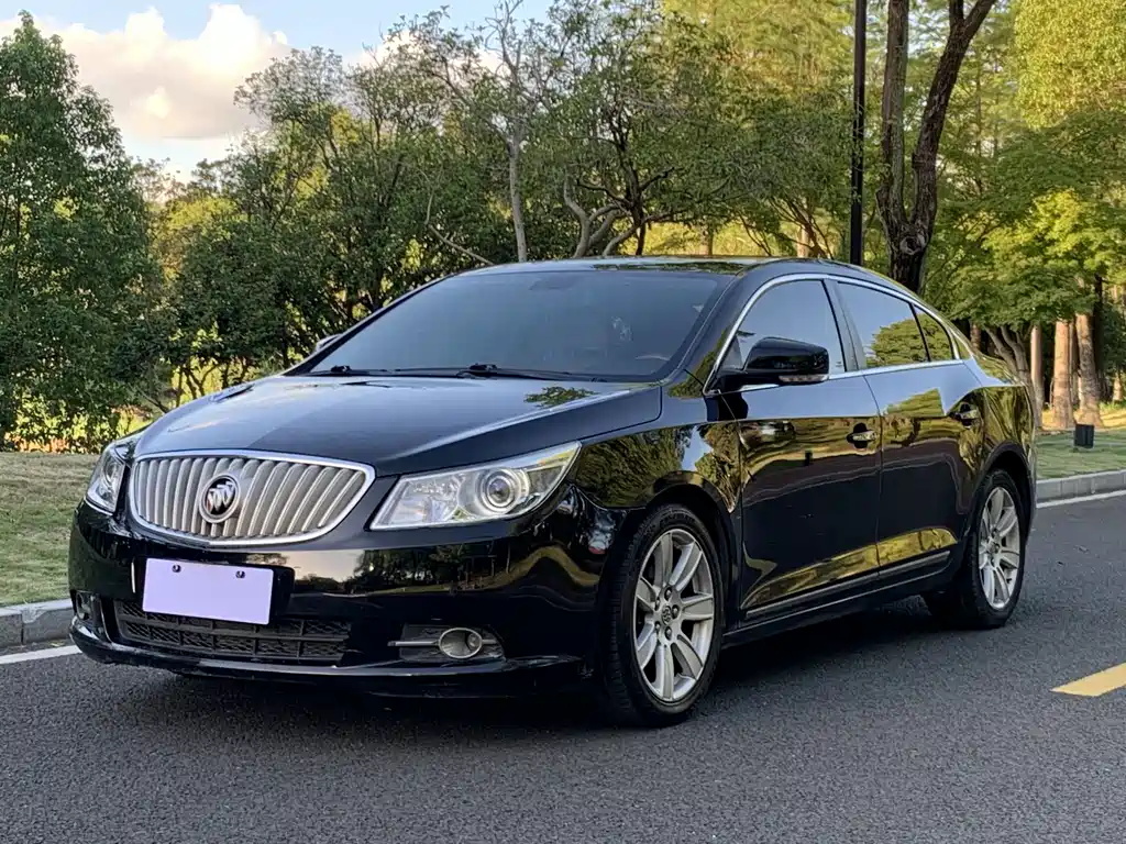Buick LaCrosse 2013 — фото 1