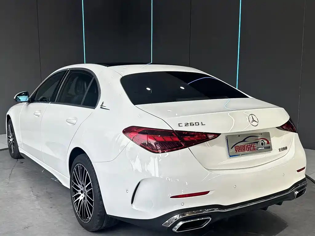 Mercedes-Benz C-Class 2025 — фото 8