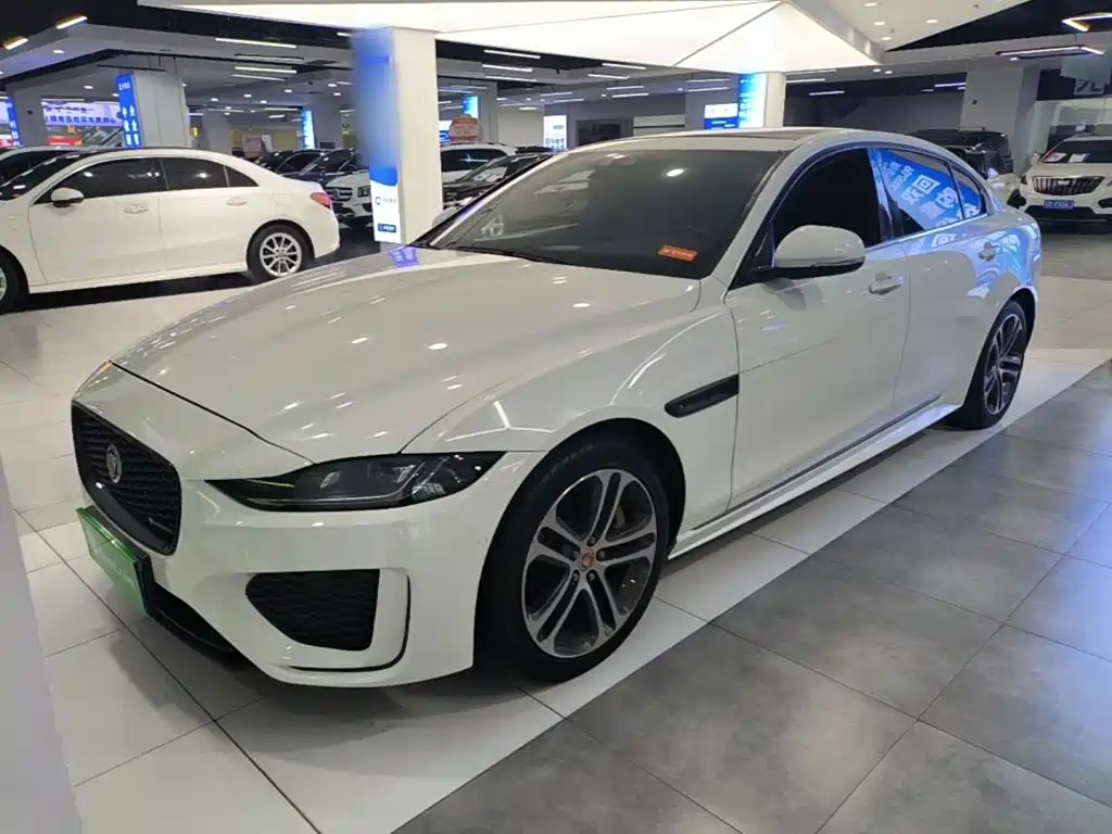 Jaguar XEL 2020 — фото 1
