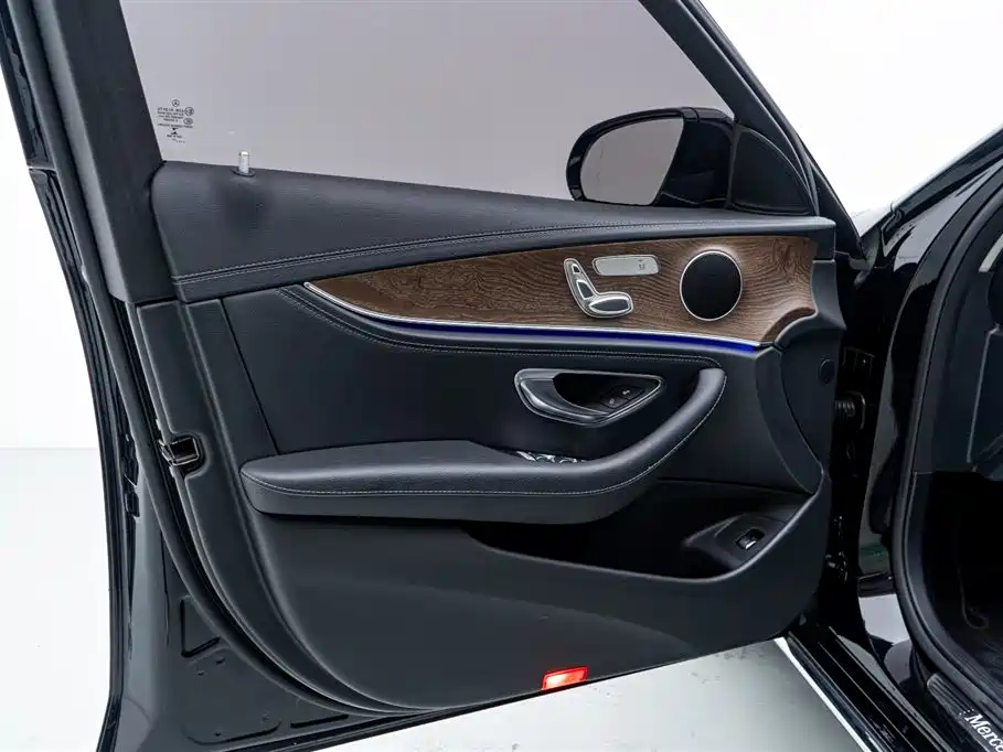 Mercedes-Benz E-Class 2019 — фото 14