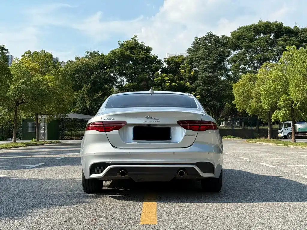 Jaguar XEL 2023 — фото 17