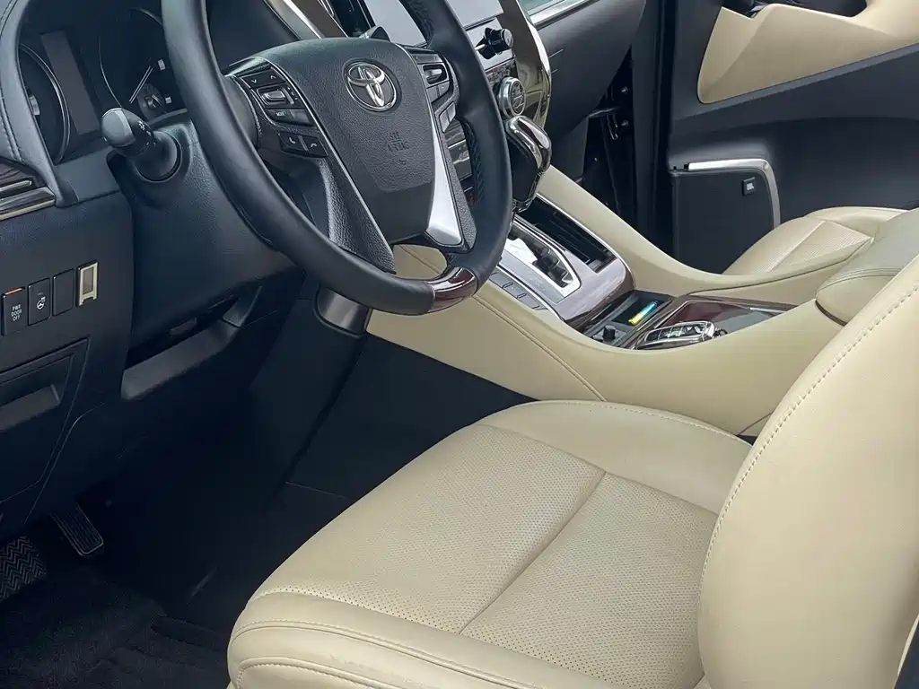 Toyota Alphard 2016 — фото 12