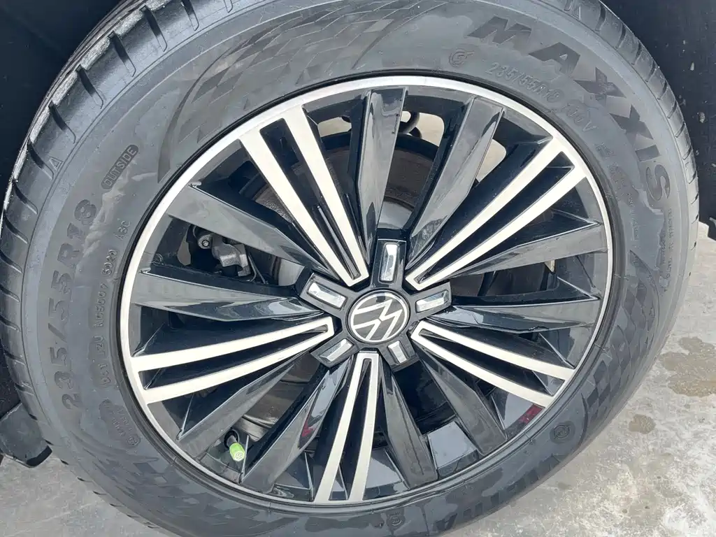 Volkswagen Tiguan L 2021 — фото 13