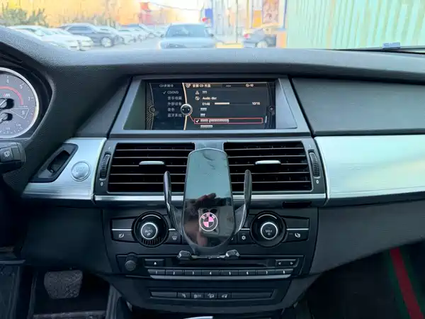 BMW X6 2011