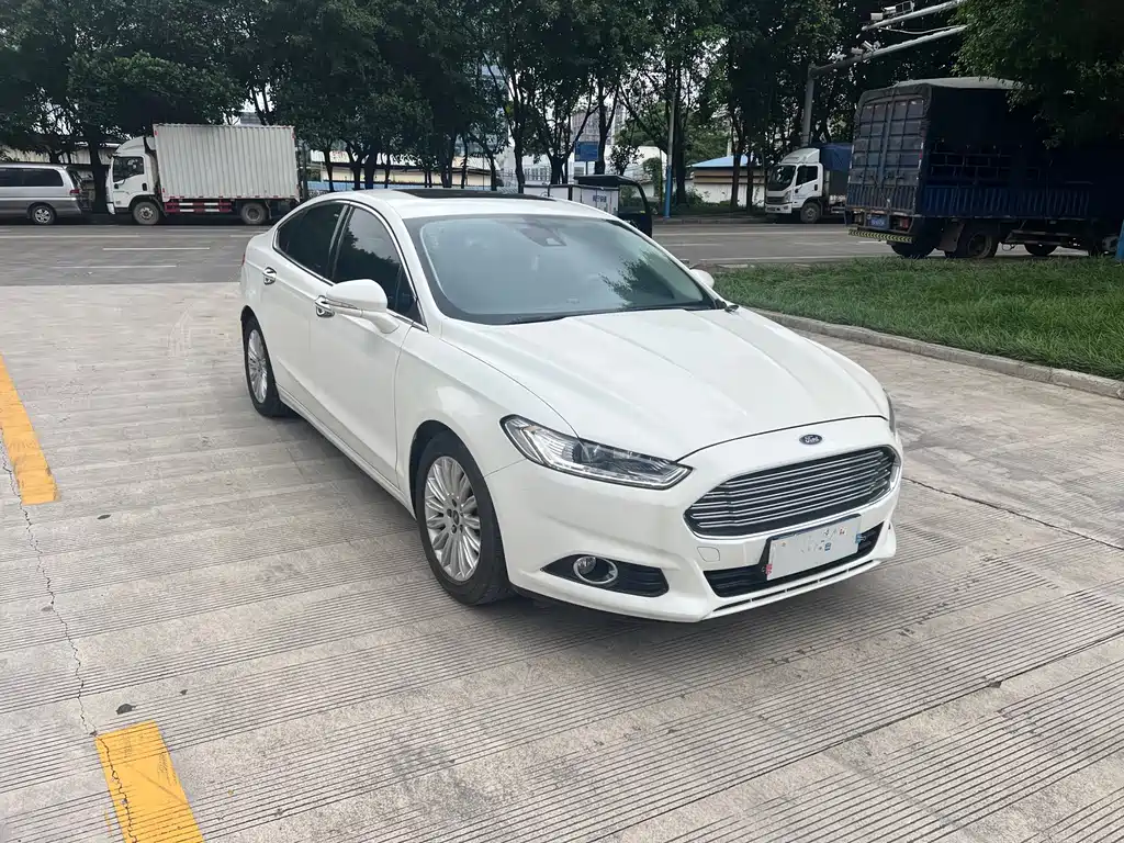 Ford Mondeo 2015 — фото 1