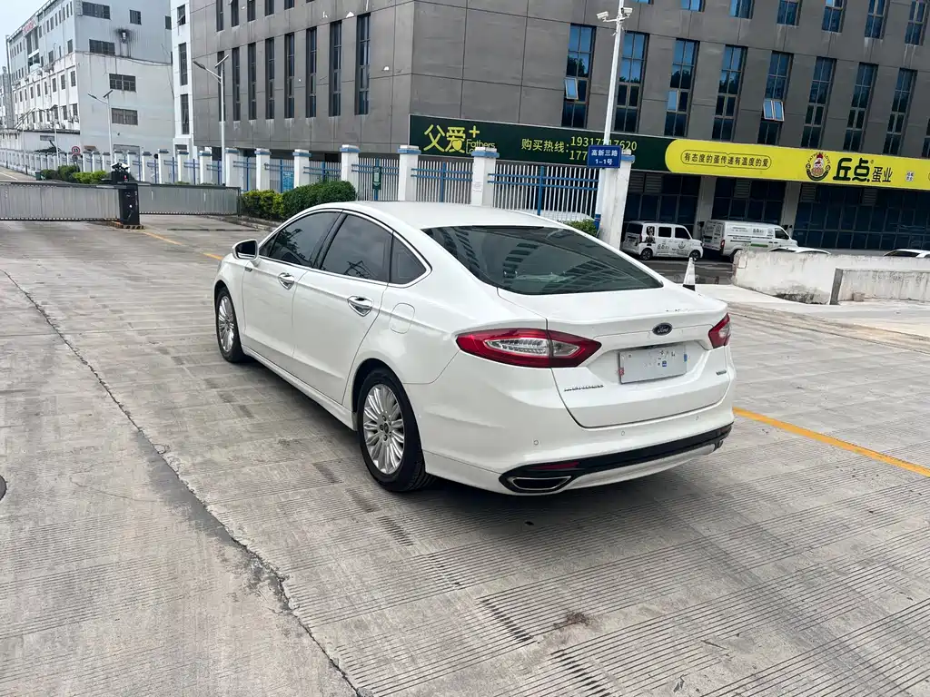 Ford Mondeo 2015 — фото 15