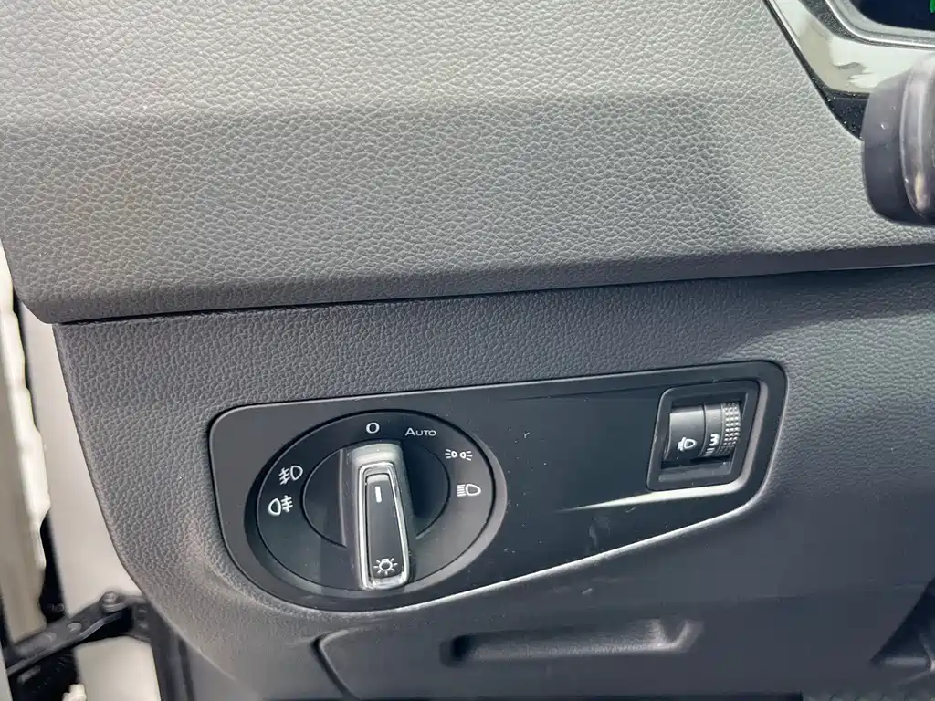 Volkswagen Tiguan L 2021 — фото 21