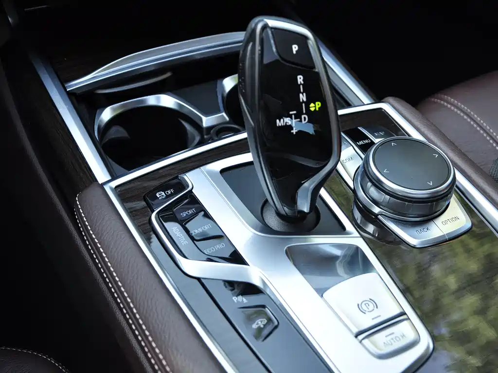 BMW 7 Series 2016 — фото 12