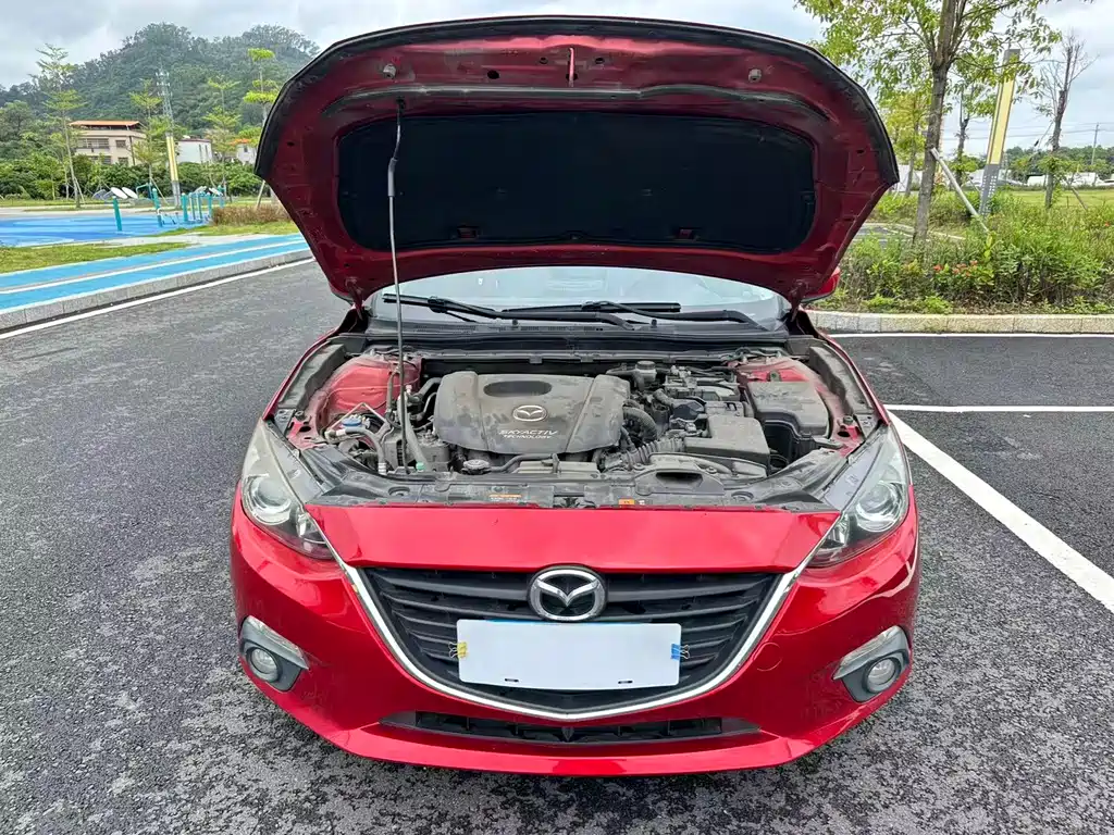 Mazda 3 Axela 2016 — фото 18