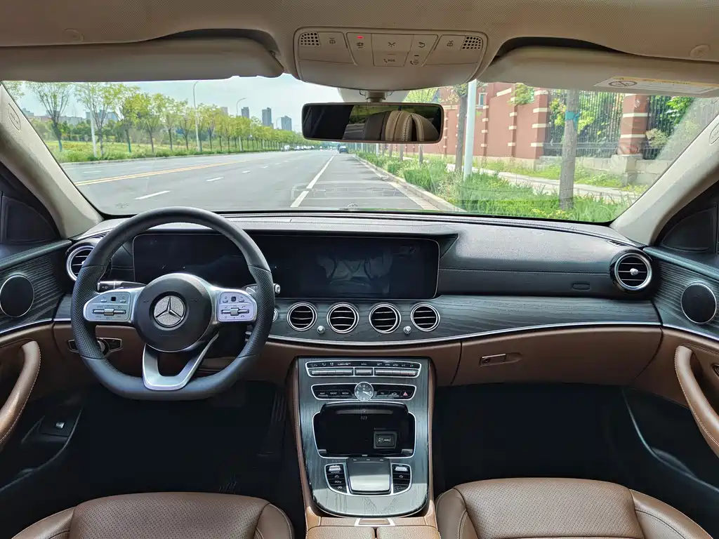 Mercedes-Benz E-Class 2020 — фото 22