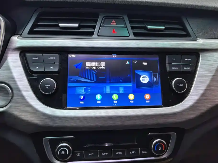 Geely Vision X3 2019 — фото 13