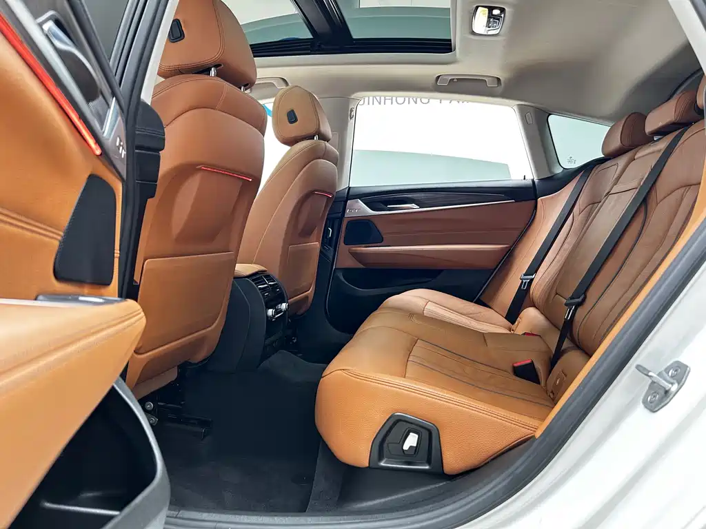 BMW 6 Series GT 2019 — фото 14
