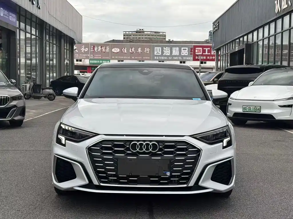 Audi A3 2023 — фото 3