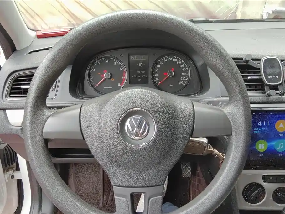 Volkswagen Lavida 2015 — фото 15