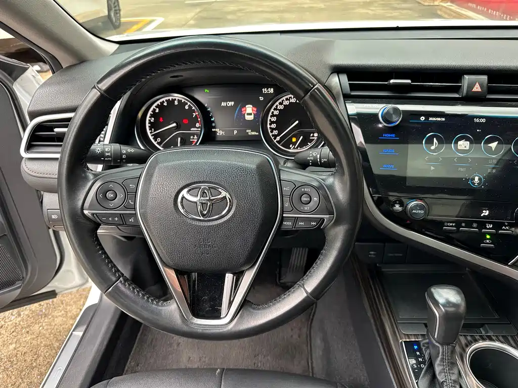 Toyota Camry 2020 — фото 11