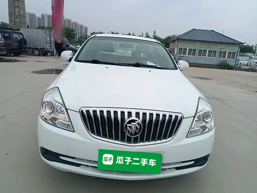 Buick Excelle 2015 — фото 3