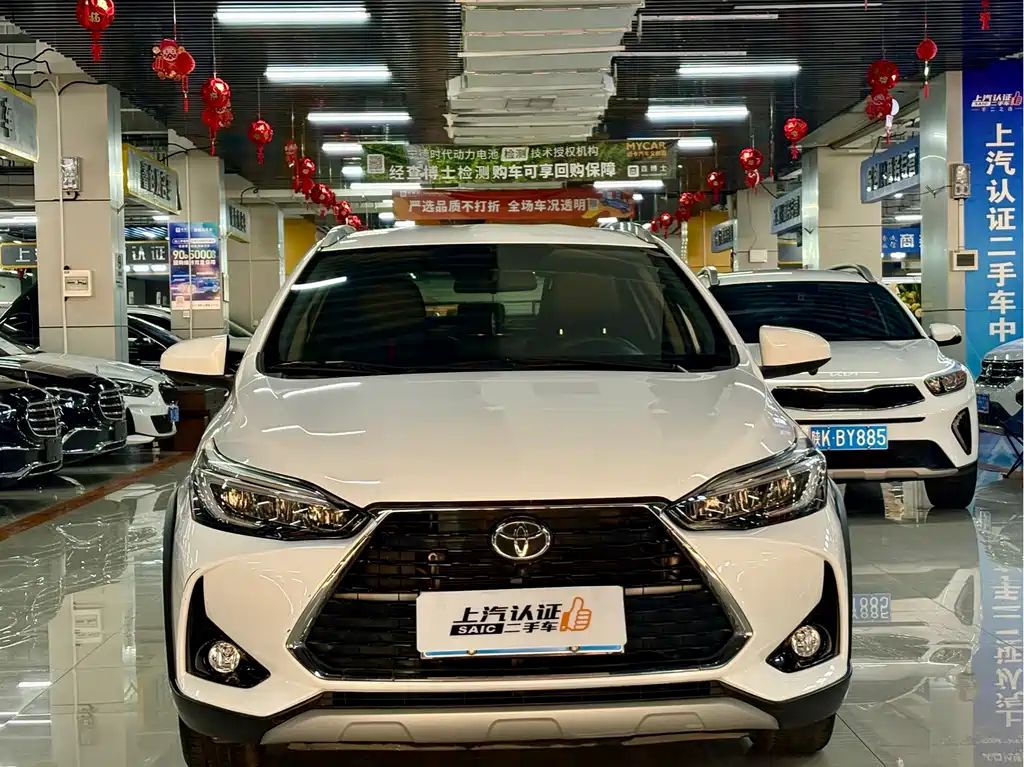 Toyota Yaris L 2022 — фото 2