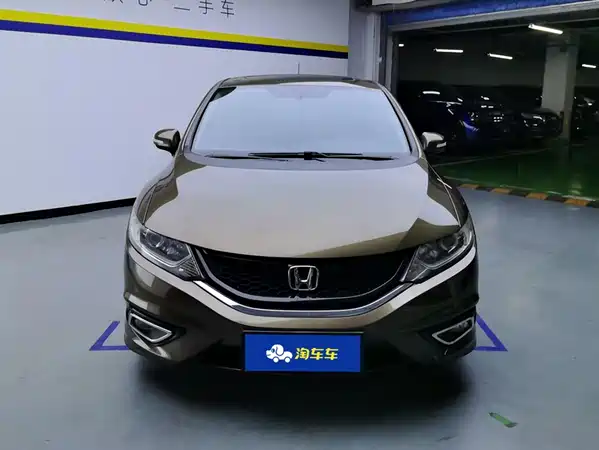 Honda Jade 2015