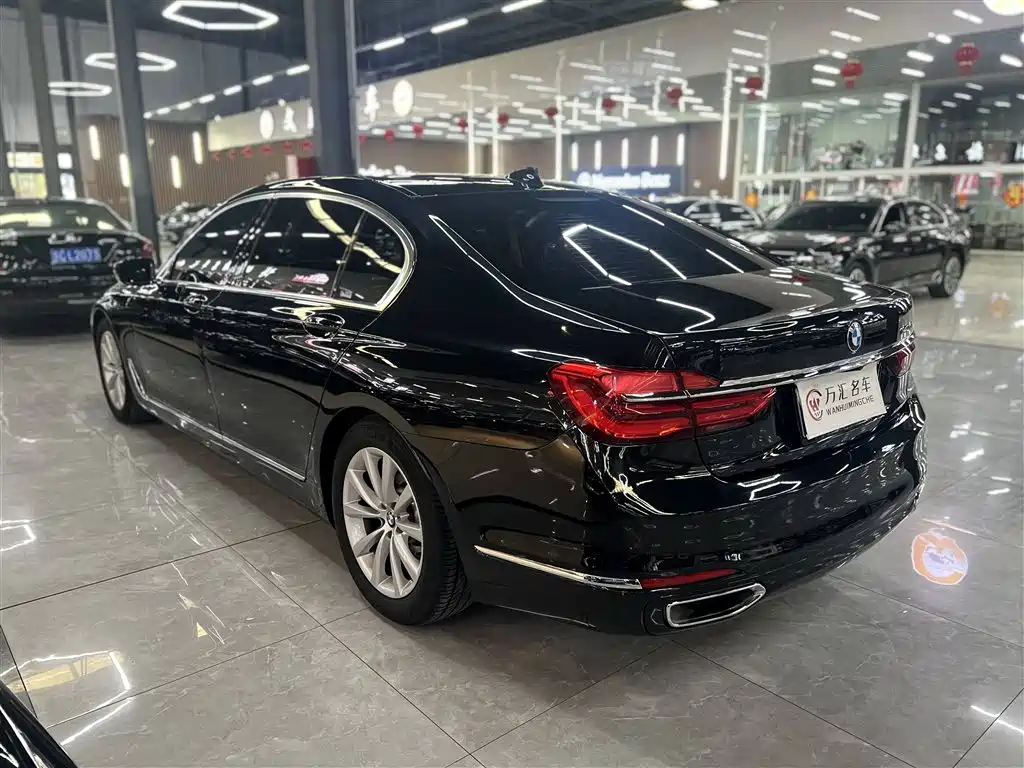 BMW 7 Series 2016 — фото 10