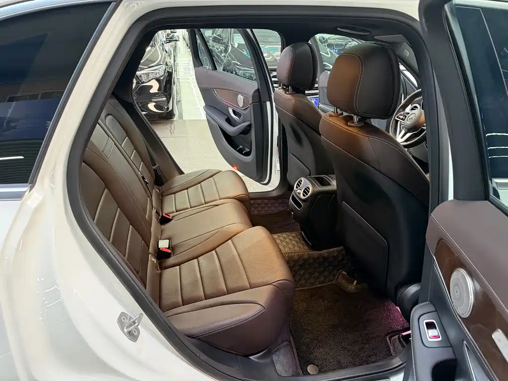 Mercedes-Benz GLC 2020 — фото 17