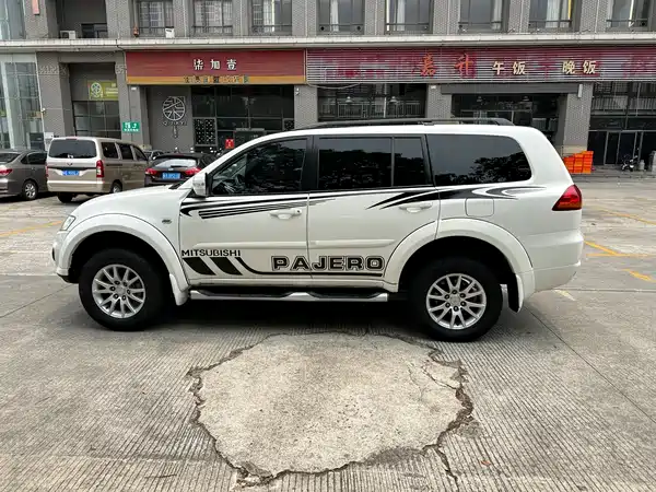 Mitsubishi Pajero Jinchang 2013