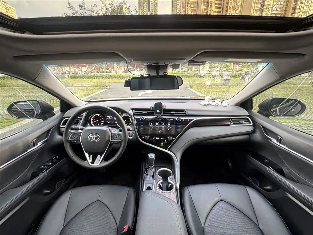 Toyota Camry 2019