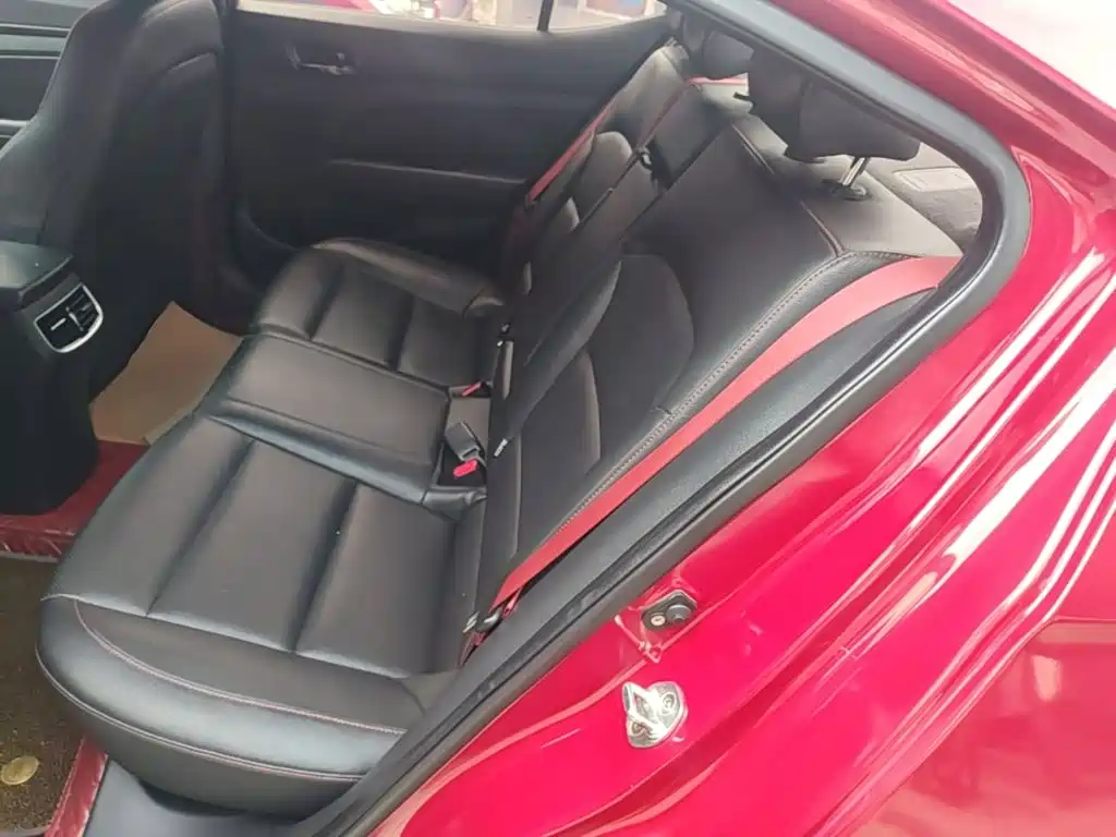 Hyundai Elantra 2019 — фото 17