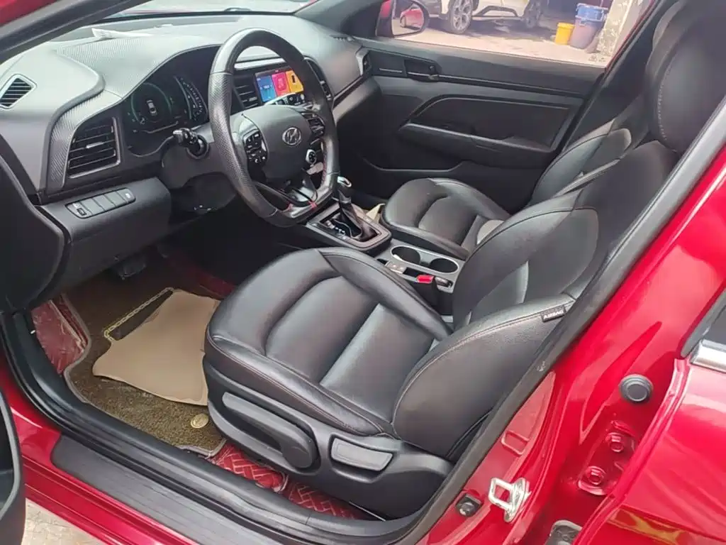Hyundai Elantra 2019 — фото 15