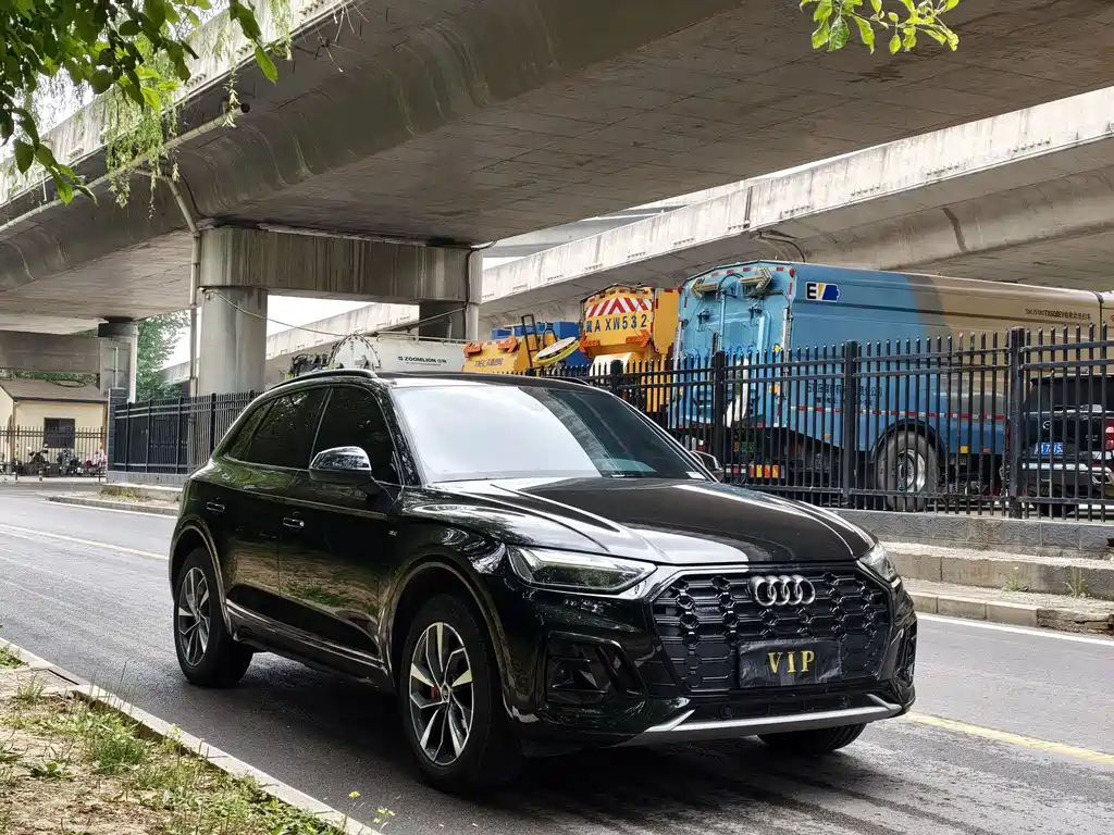 Audi Q5L 2025