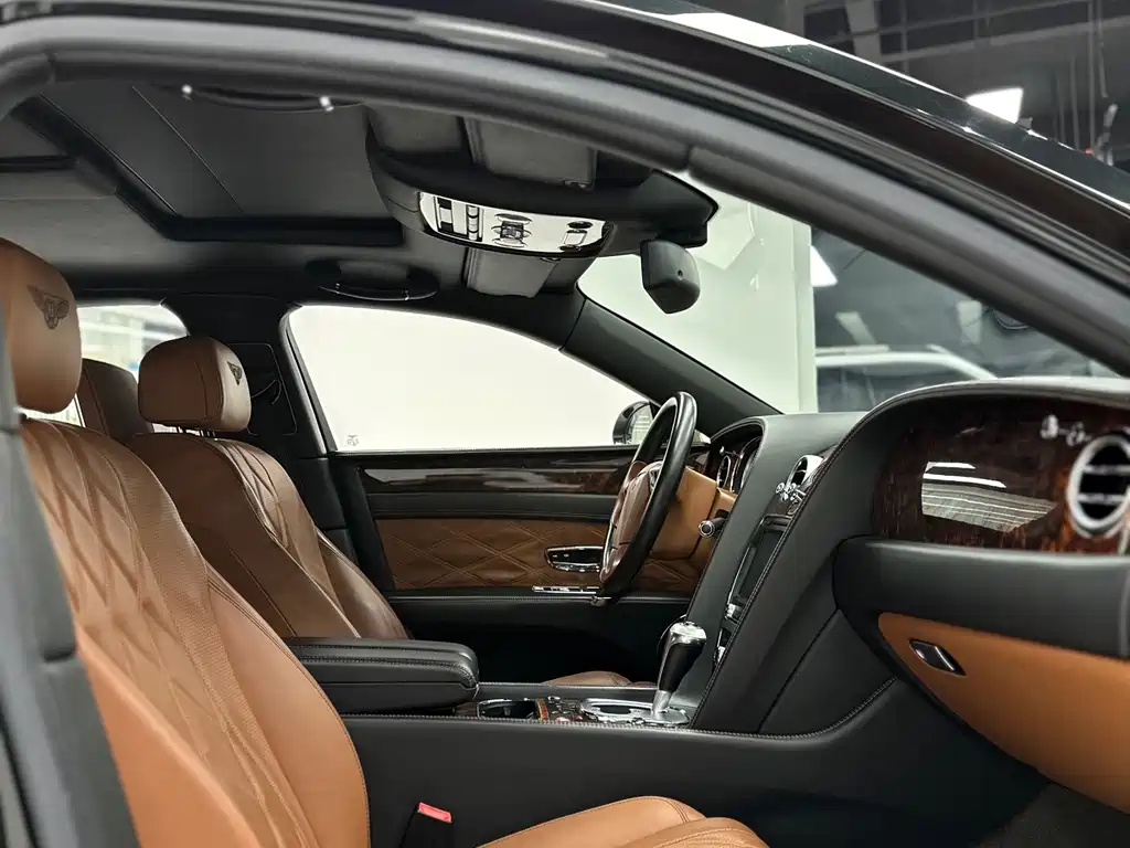 Bentley Flying Spur 2014 — фото 8
