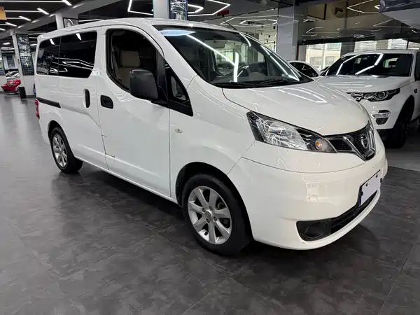 Nissan NV200 2016