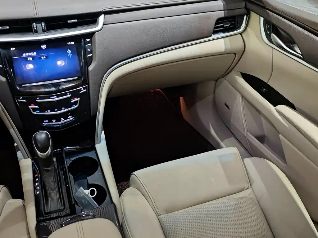 Cadillac XTS 2013 — фото 16