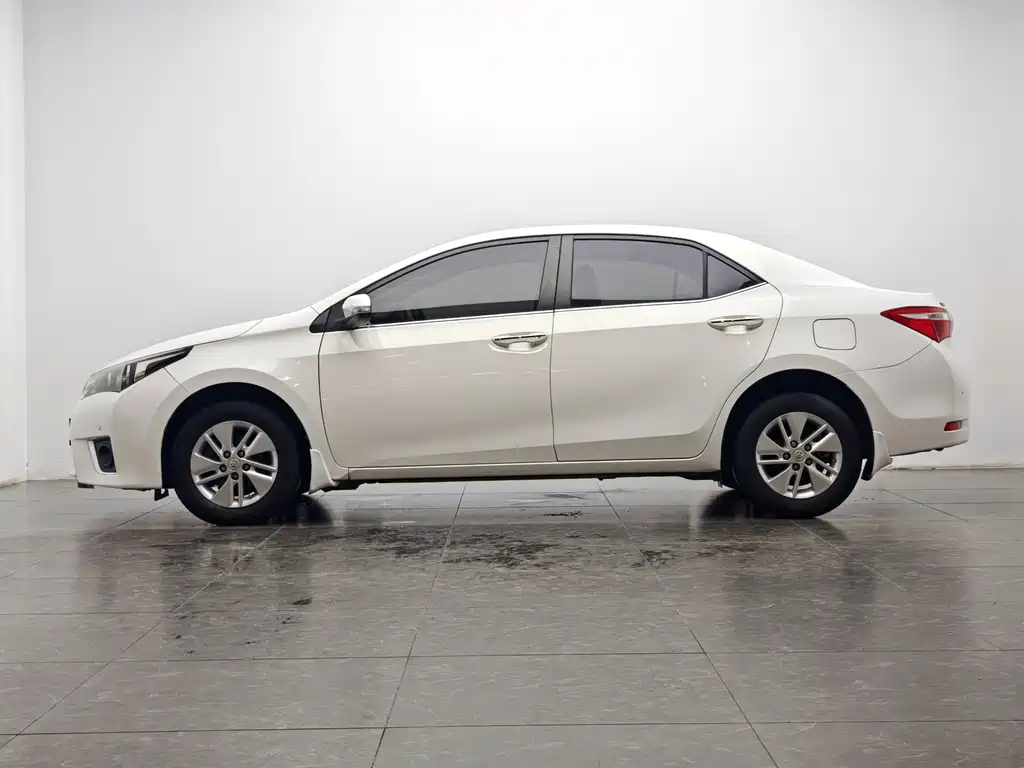 Toyota Corolla 2015 — фото 11