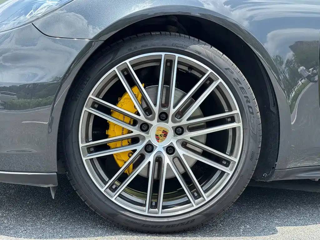 Porsche Panamera 2017 — фото 18