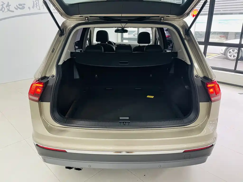 Volkswagen Tiguan L 2018 — фото 15